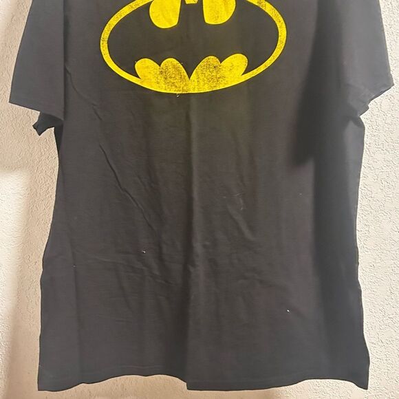 Black T-Shirt with Yellow Batman Logo SIZE XL - Picture 2 of 4
